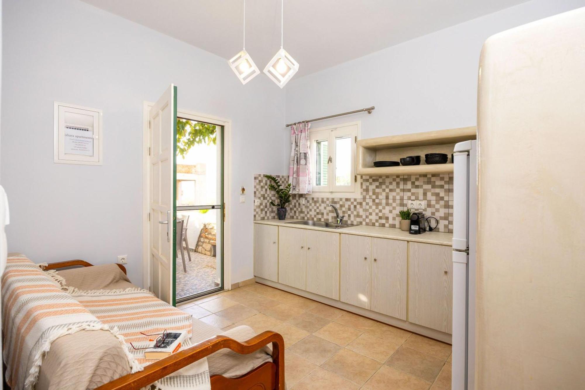 Sahara Beach Apartments - Kastraki Kastrákion エクステリア 写真